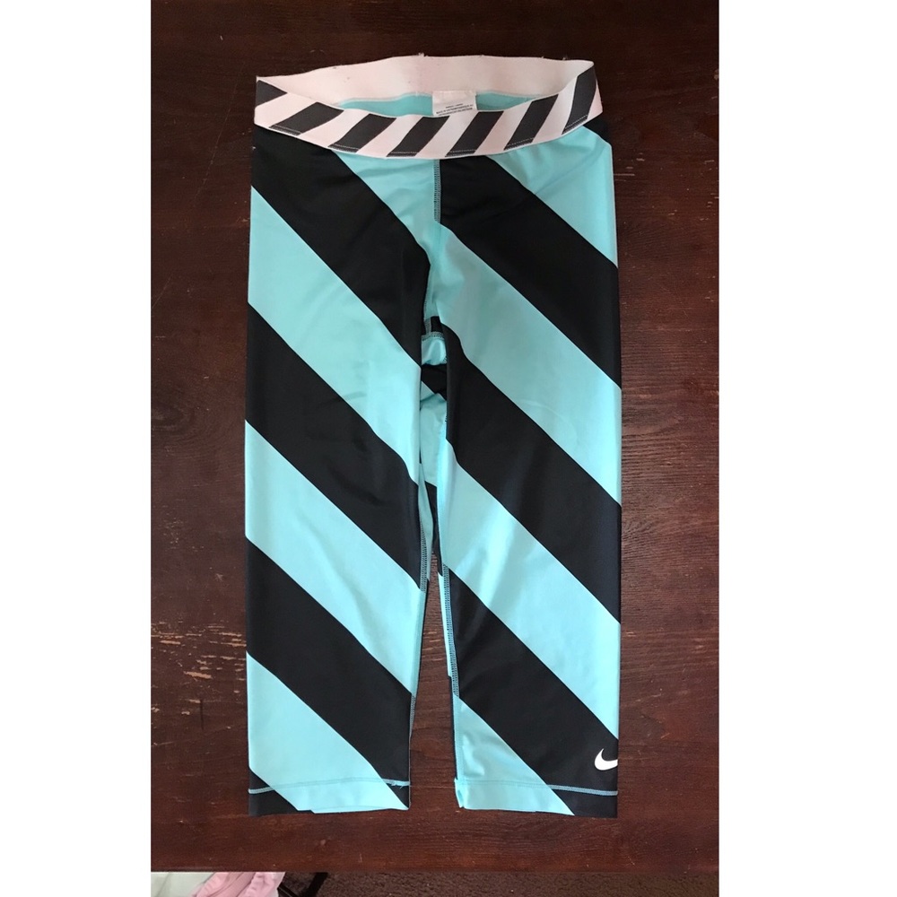 Striped Nike pro leggings